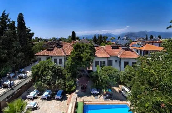 Castle Old Town Hotel