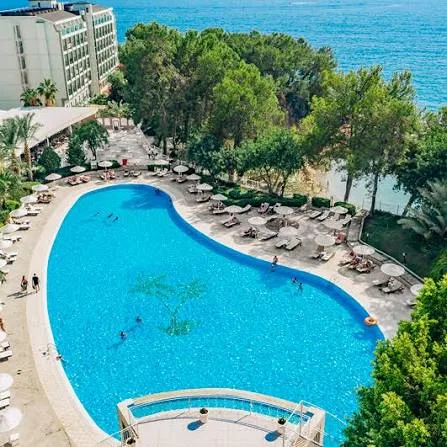 Utopia Beach Club: Alanya'nın Saklı Cennet Koylarında Huzur ve Eğlence
